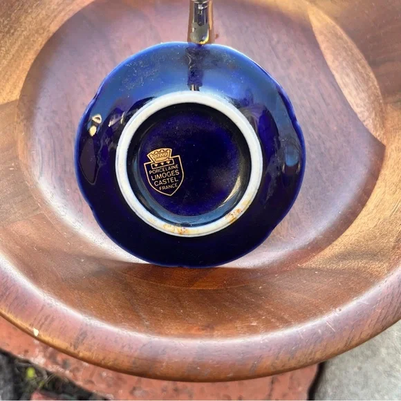 Limoges France Cobalt Blue Miniature Porcelain Plate With Stand Courting Couple - Picture 3 of 4